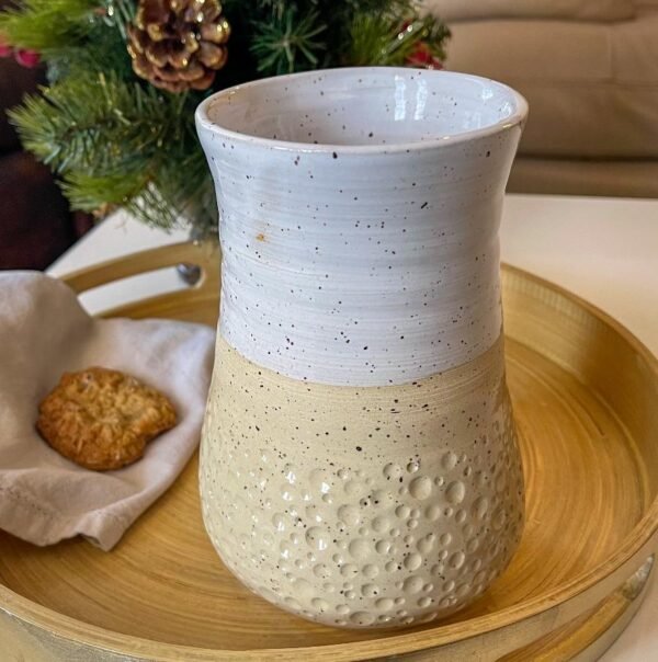Toni – Beige bubbles